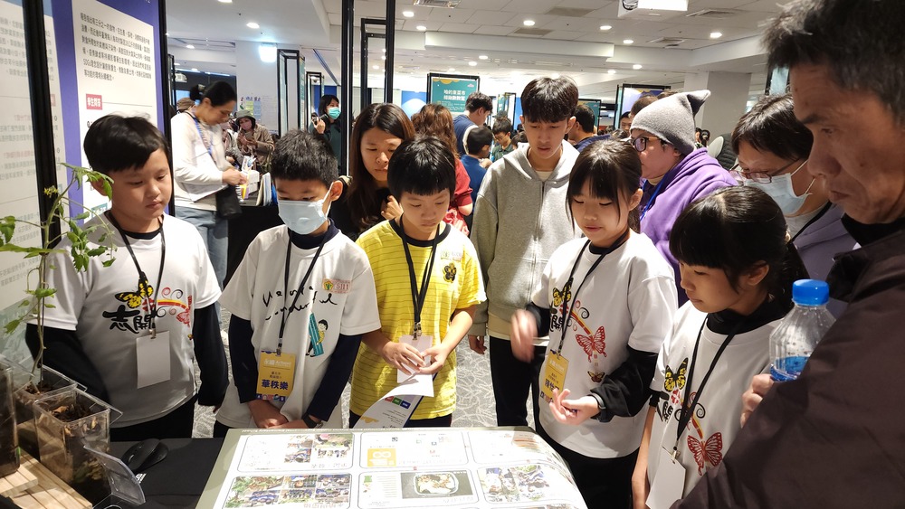 「2024永續Action! 共好世代行動年會」活動當天，綠手指行動小組學生流利說明、深入導覽課程，深獲好評。